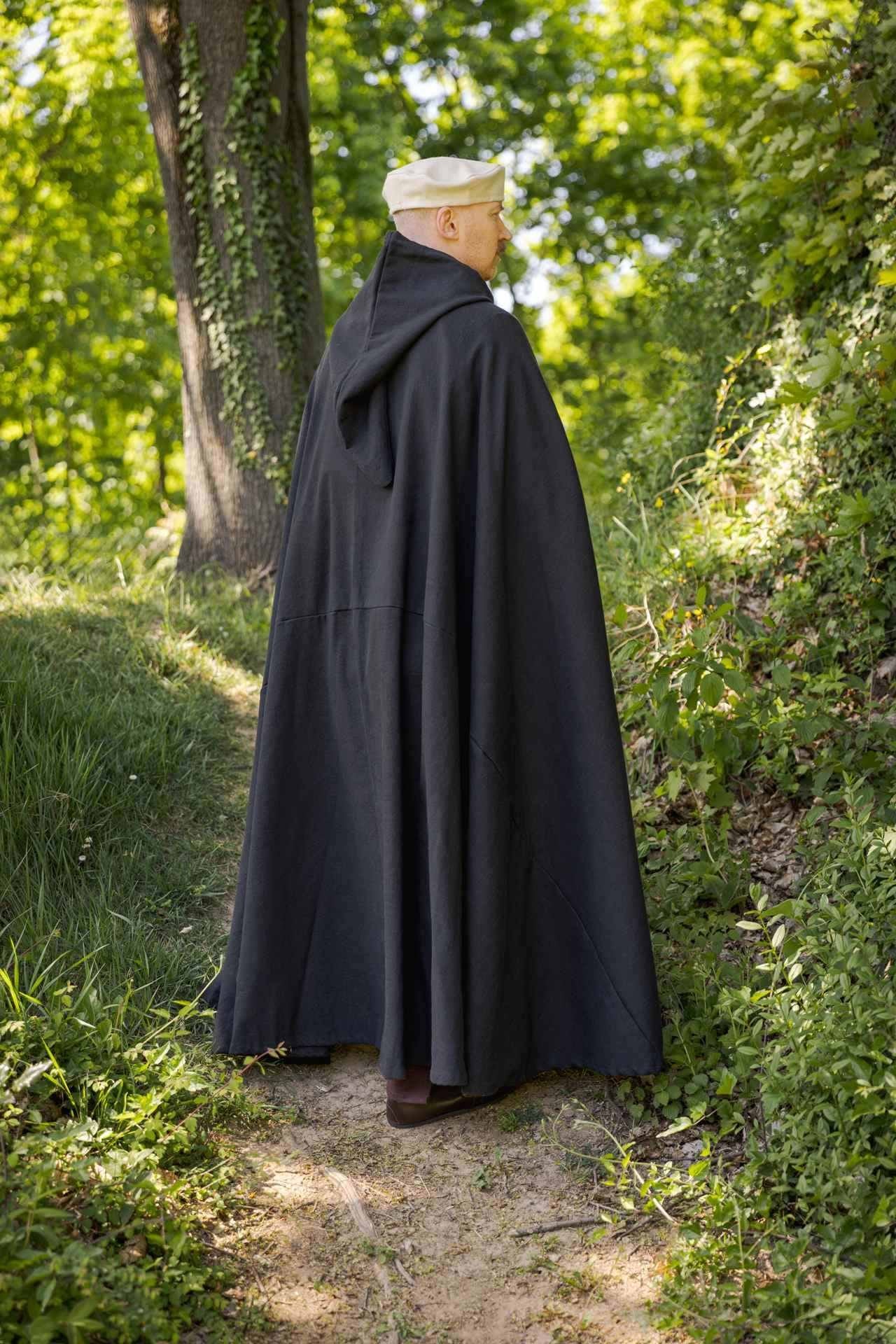 Cape with Hood Black