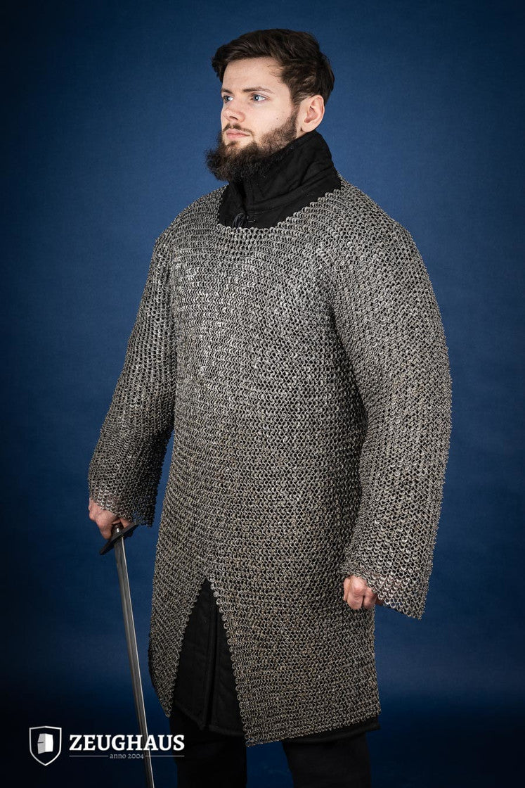 Roundring Riveted Chainmail Hauberk 8 mm steel oiled B-Stock