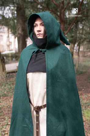 medieval female ranger clothing